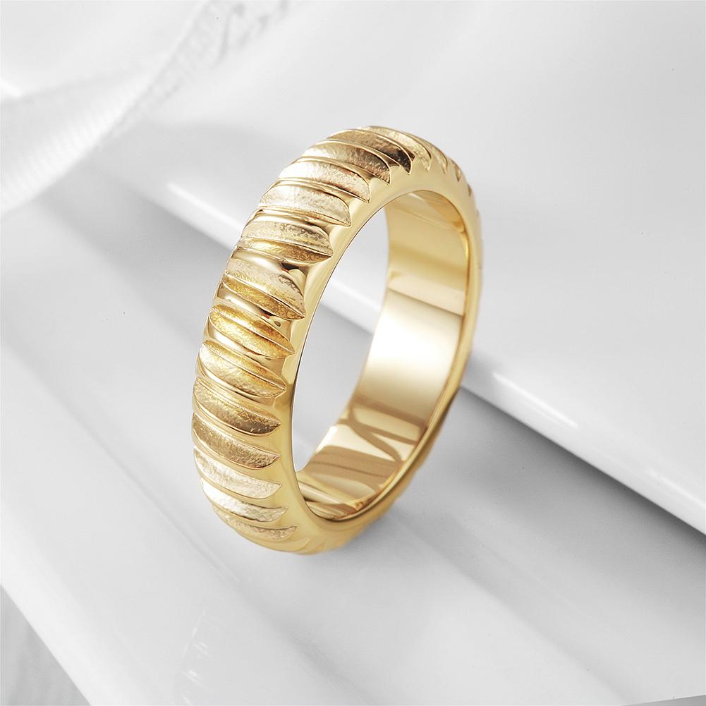 Modern Ribbed Ring